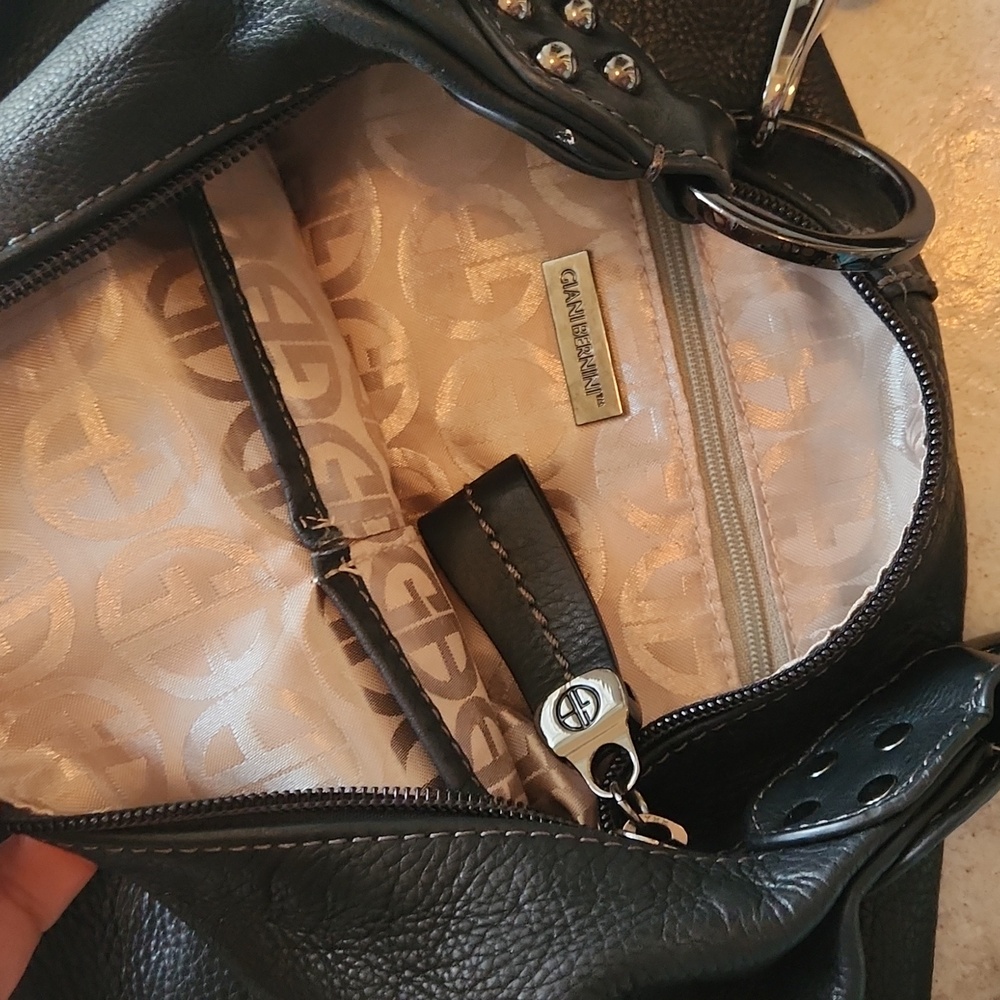Giani Bernini black genuine Pebble leather with 2 side pockets shoulder bag - Picture 11 of 17